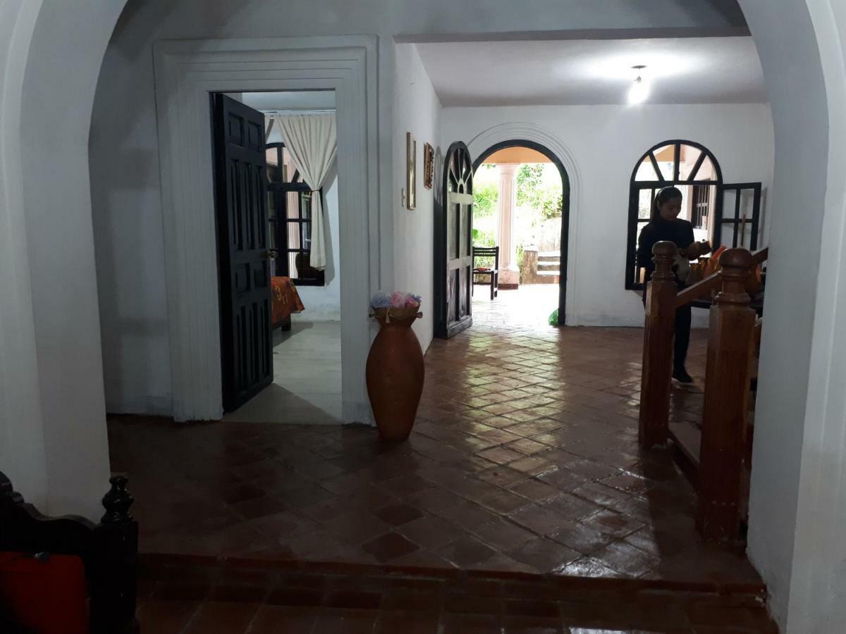 Hosteria Del Virrey - B&B San Cristobal de las Casas Bagian luar foto